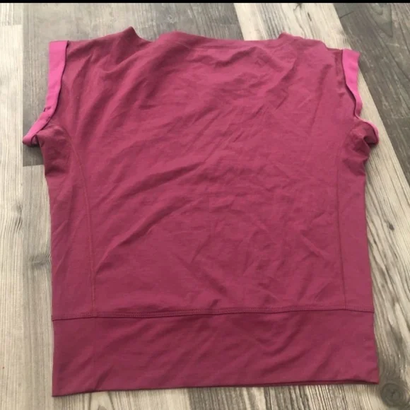 NWT Nike Dri-Fit Epic Women's Cuff-Sleeved Shirt - Picture 3 of 6